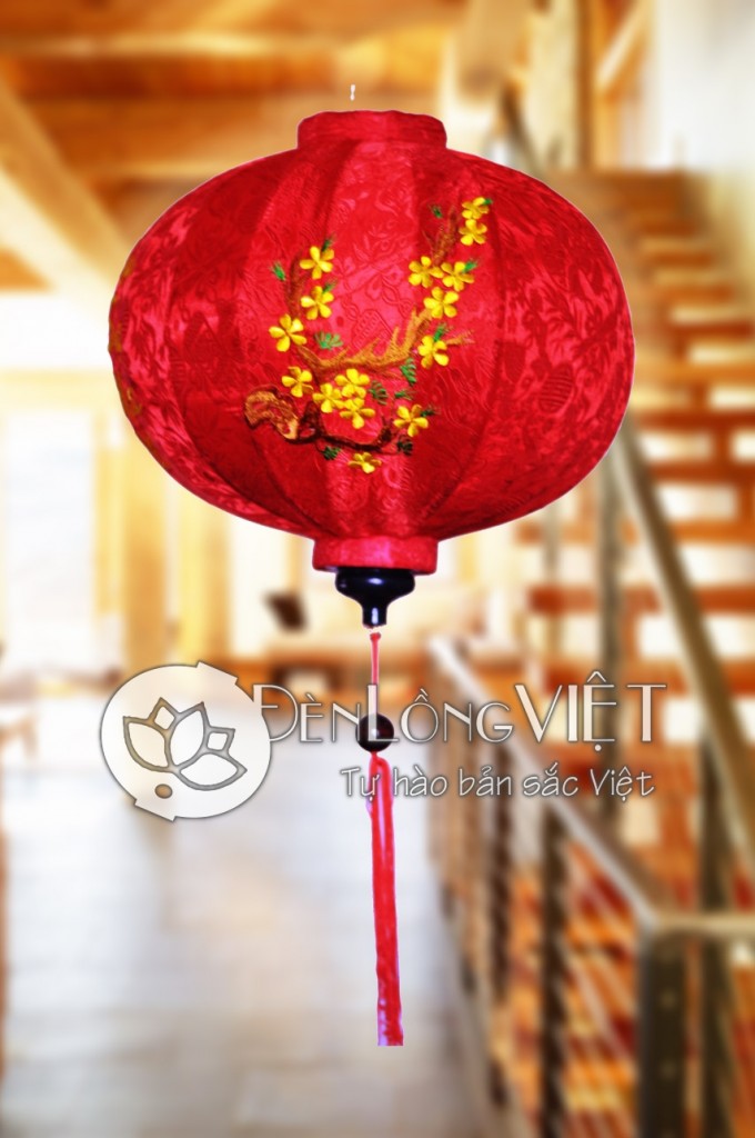 Đèn lồng thêu hoa mai