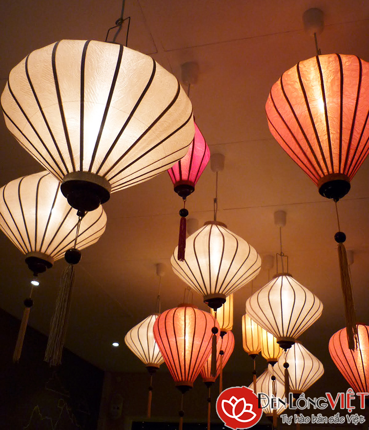 Các mẫu đèn lồng Việt trang trí biệt thự phong cách truyền thống
